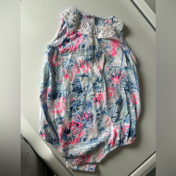 Lilly Pulitzer Other - Lilly Pulitzer sea to shining sea baby bubble romper size 12-18 months RARE